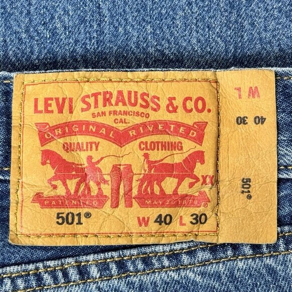 Levis 501 Jeans Mens 40x30 Blue Original Straight Button Fly Medium Wash Denim - Picture 3 of 10